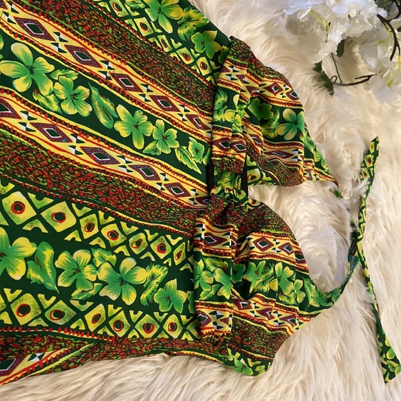 Halter neck Top - Picture 4 of 7